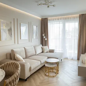 https://apartament-zote-pirko.kolobrzeghotels.com